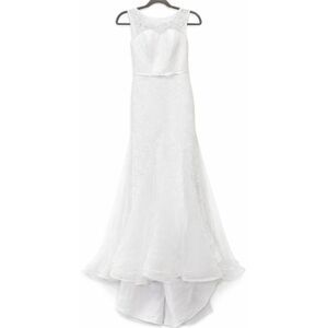 Womens size 4 pure white long wedding dress lace